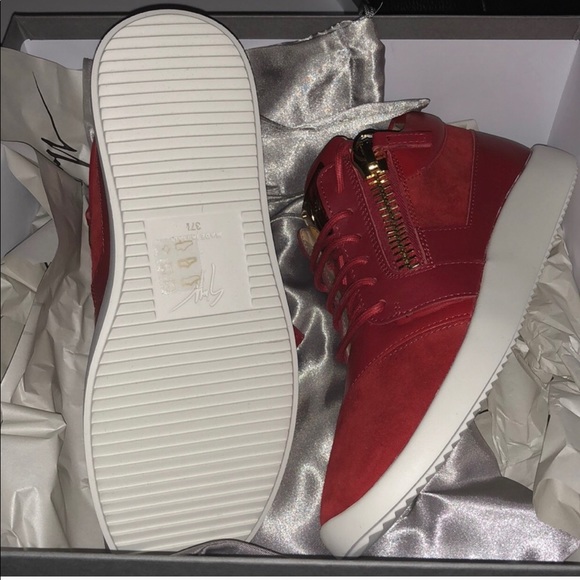 Authentic Giuseppe Zanotti size 37.5 - Picture 3 of 7